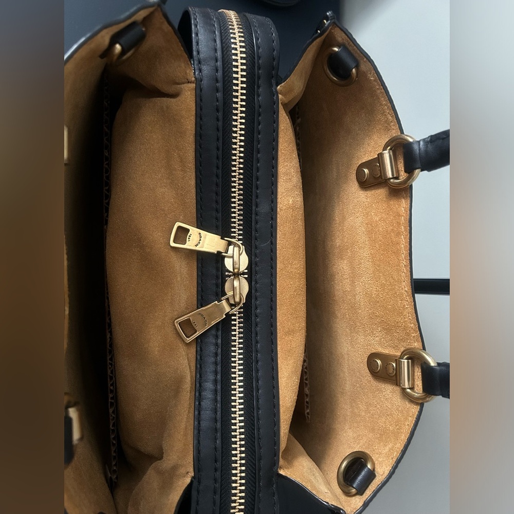 COACH ROGUE 30 RIVETS/TEA ROSE EUC - Picture 9 of 14